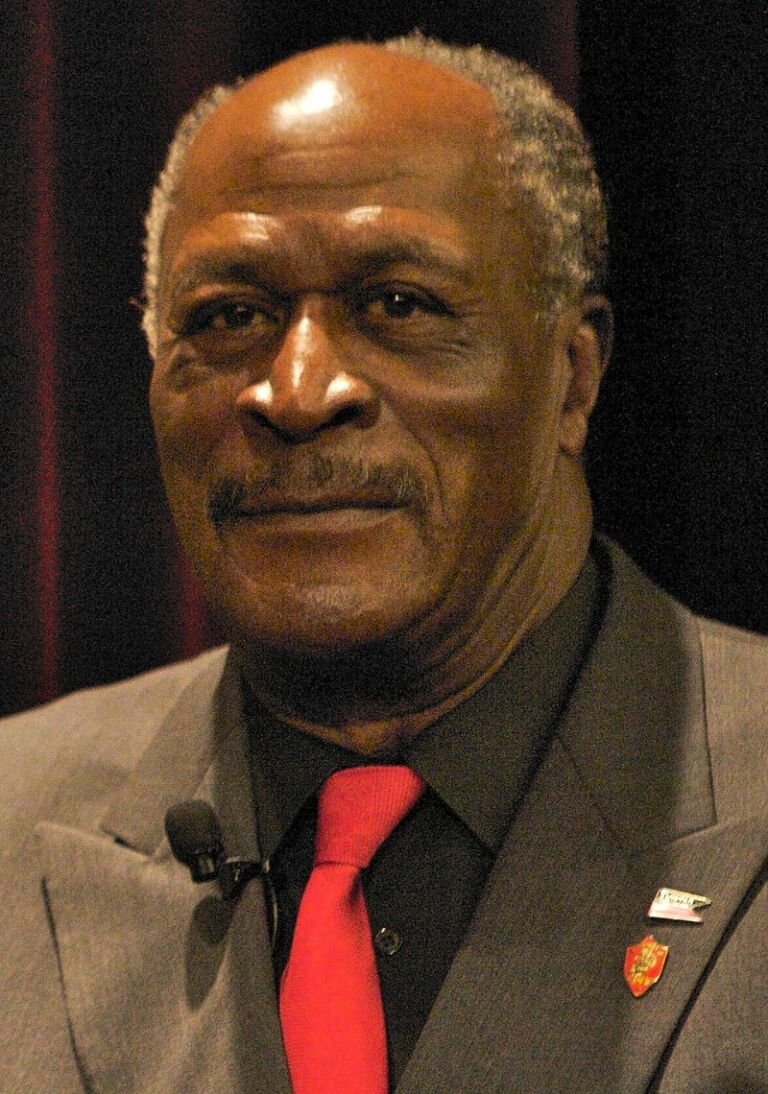 John Amos, trailblazing ‘Good Times’ and ‘Roots’ star, dies at 84